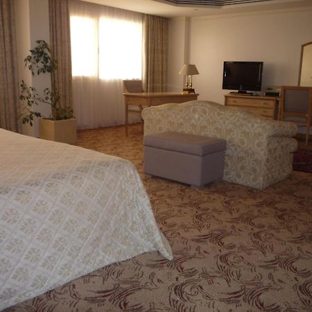 Hofuf Hotel Ель-Хаса Номер фото